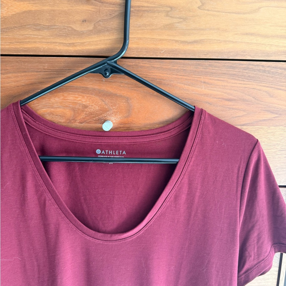 Athleta Essence Vital Tee Size M - Picture 8 of 9